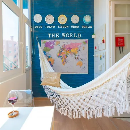 Apartment Wanderful - Travel Themed