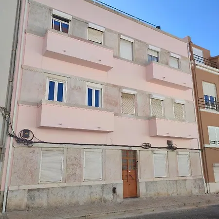 Wanderful - Travel Themed Lisboa