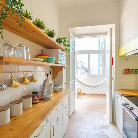 Wanderful - Travel Themed * Lisboa